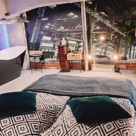 Loft Przedzalnia Apartment ซิราร์ดูฟ ภายนอก รูปภาพ